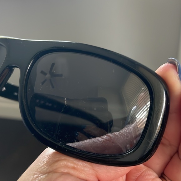 Smith black sunglasses unisex with case and cloth. No size or style listed. - Picture 11 of 16